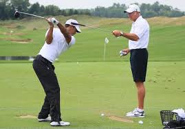 right elbow pointing down golf